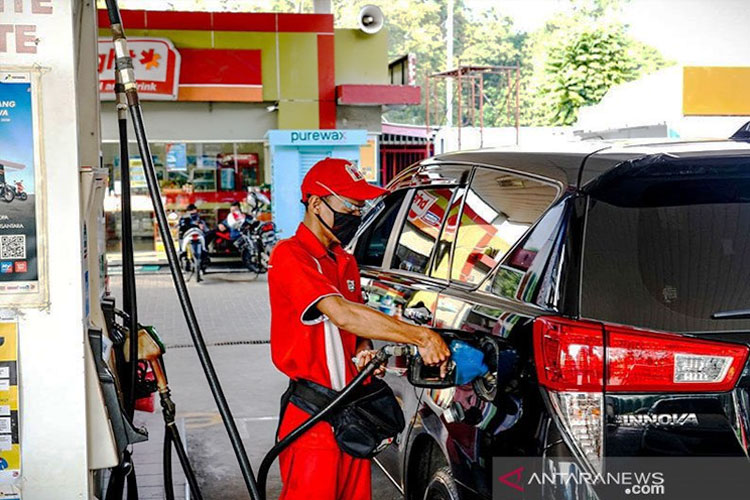 pertamina-naikkan-harga-bbm-nonsubsidi,-pertamax-menjadi-rp12.500-per-liter-–-times-banyuwangi