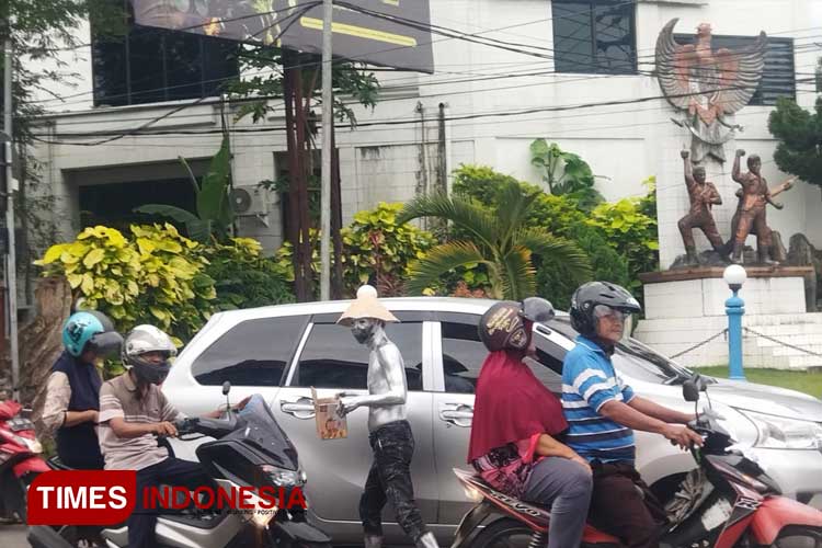 bikin-resah,-keberadaan-manusia-silver-kian-marak-di-pacitan-–-times-banyuwangi