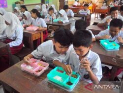 Program Makan Bergizi Gratis Dimulai Hari ini, Sasar Siswa di 26 Provinsi – TIMES Banyuwangi