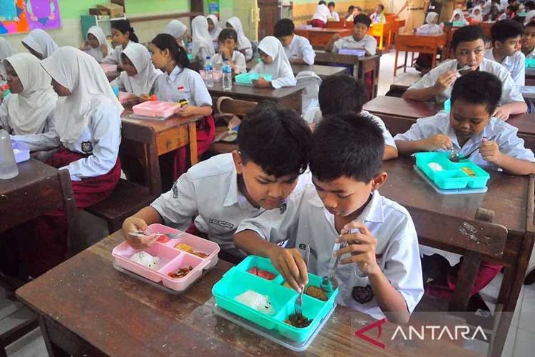 program-makan-bergizi-gratis dimulai-hari-ini,-sasar-siswa di-26-provinsi-–-times-banyuwangi