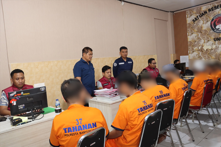 dalam-sepekan-polresta-banyuwangi-tangkap-7-tersangka,-amankan-285,8-gram-sabu-–-times-banyuwangi