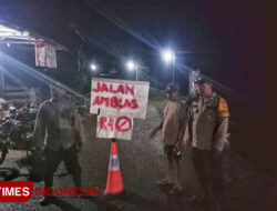 Anggota Polres Pacitan Gerak Cepat Tangani Longsor di Desa Ngunut – TIMES Banyuwangi