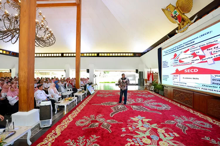 ratusan-kepala-sekolah-diajak-bangun-lingkungan-pendidikan-yang-welas-asih-–-radar-banyuwangi