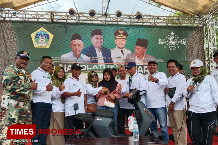 ribuan-peserta-meriahkan-jalan-sehat-di-santri-fest-mwcnu-driyorejo-gresik-–-times-banyuwangi