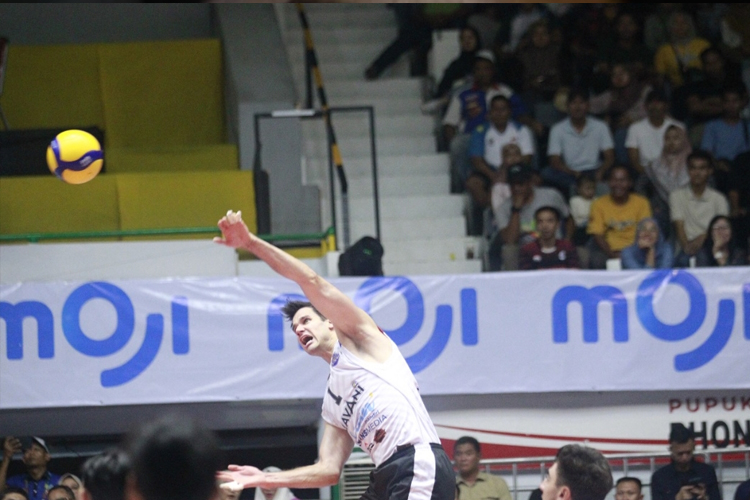 pln-mobile-proliga-2025,-jakarta-lavani-beri-kekalahan-pertama-surabaya-samator-–-times-banyuwangi