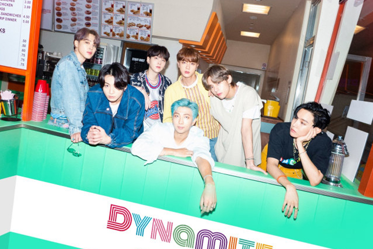 dynamite-dari-bts-capai-angka-streaming-2-miliar-di-spotify-global-–-times-banyuwangi