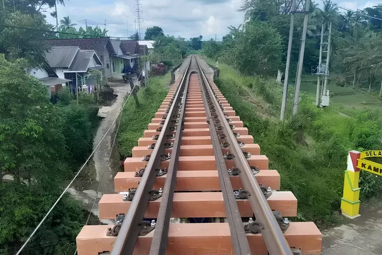 tingkatkan-operasional-kereta-api,-ini-material-prasarana-rel-yang-diganti-sepanjang-2024