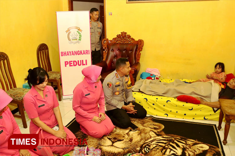 kapolresta-banyuwangi-suntik-dukungan-moral-anggota-yang-sakit-–-times-banyuwangi