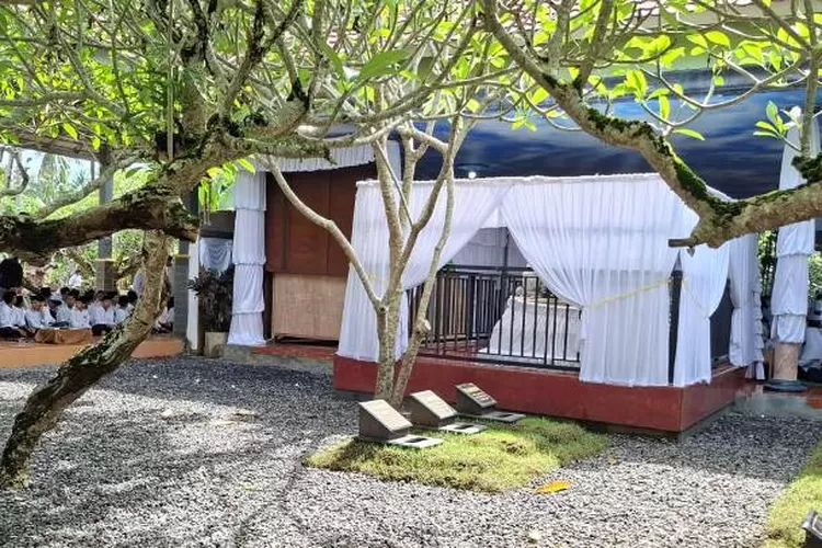 pondok-pesantren-darussalam-blokagung-gelar-haul-kh-mukhtar-syafaat