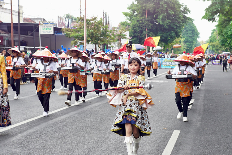 tampil-memukau,-puluhan-tim-drumband-bersaing-di-kejuaraan-banyuwangi-2025-–-times-banyuwangi