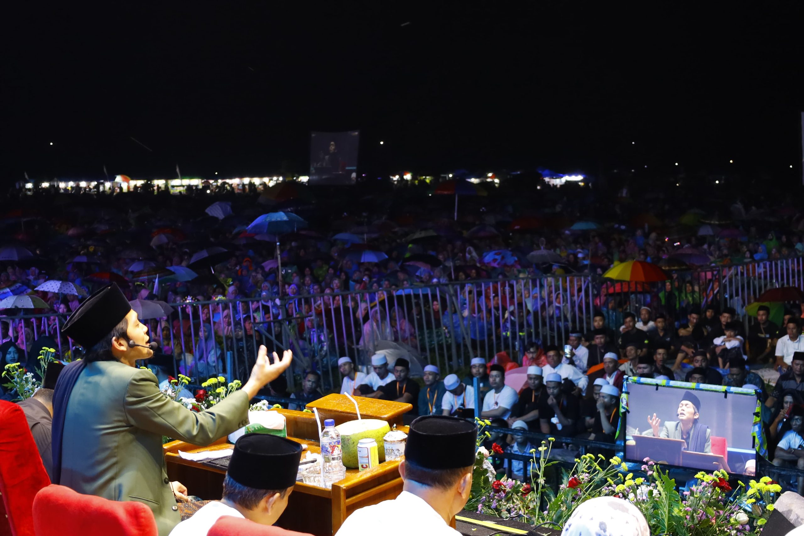 hadir-di-banyuwangi,-pengajian-gus-iqdam-membludak
