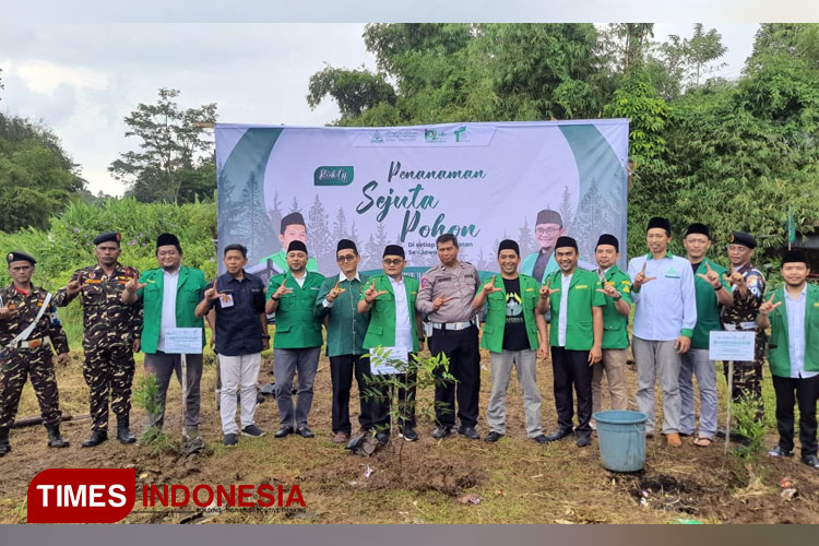 wujud-peduli-lingkungan,-gp-ansor-jabar-gelar-kick-off-penanaman-sejuta-pohon-–-times-banyuwangi
