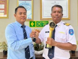 Aksi Heroik Selamatkan Penumpang, Kru Kapal Dharma Ferry 1 Dapat Penghargaan – Tribunjatim.com