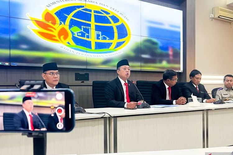 pagar-laut-di-tangerang-bersertifikat,-menteri-nusron-beri-penjelasan-–-times-banyuwangi