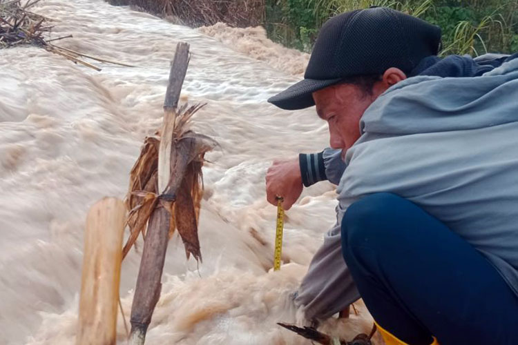 banjir-di-grobogan-ganggu-perjalanan-kereta-api-–-times-banyuwangi