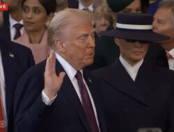 Resmi Dilantik, Inilah Isi Sumpah Donald Trump dan JD Vance – TIMES Banyuwangi