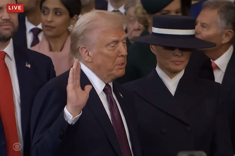 resmi-dilantik,-inilah-isi-sumpah-donald-trump-dan-jd-vance-–-times-banyuwangi