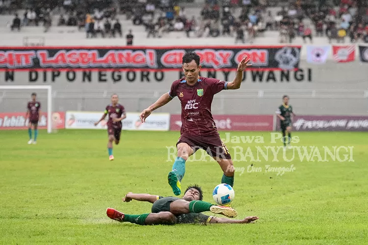 laga-grup-aa-diguyur-hujan-deras,-persewangi-dan-persesa-sampang-berbagi-satu-poin