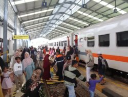 Gangguan Lokomotif, Perjalanan KA Pandanwangi Sempat Terhambat di Stasiun Kalisetail Banyuwangi