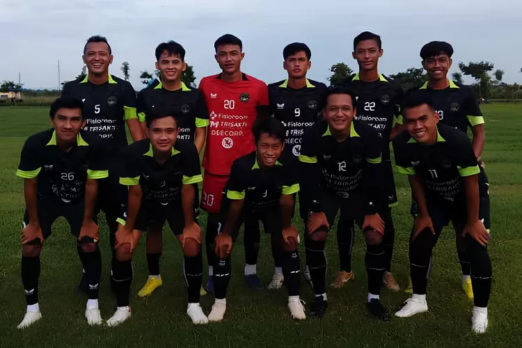 berakhir-imbang-0-0,-banyuwangi-putra-sabet-juara-grup-bb-liga-4-jatim,-mitra-surabaya-runner-up