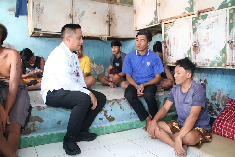 membaur-bersama-warga-binaan,-kalapas-banyuwangi-bangun-pendekatan-persuasif-–-radar-banyuwangi