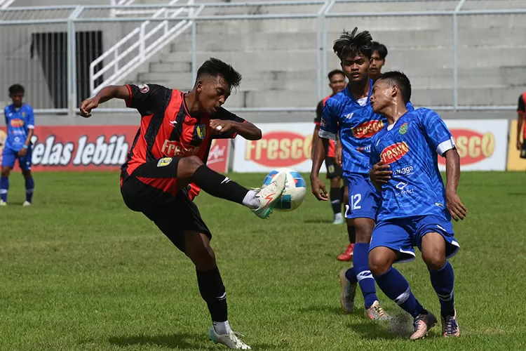 sudah-sama-sama-lolos,-banyuwangi-putra-vs-mitra-surabaya-tak-ingin-bermain-aman