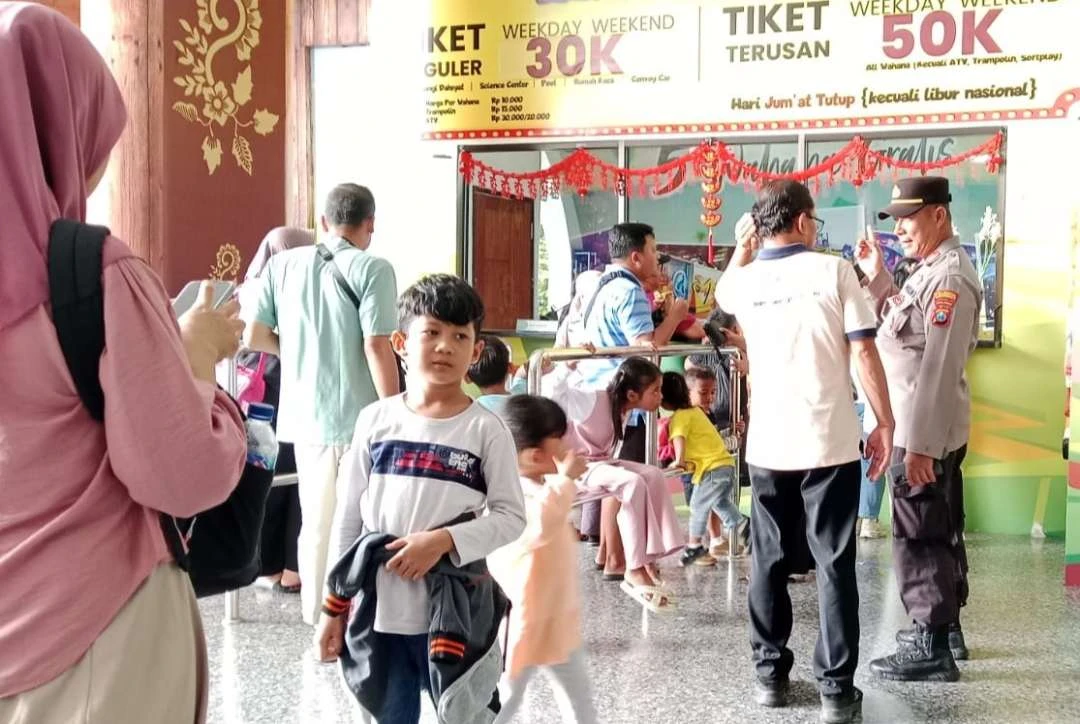 liburan-imlek,-polisi-di-banyuwangi-intensifkan-patroli-ke-destinasi-wisata