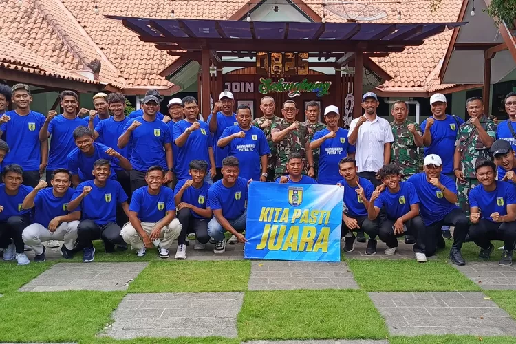 lolos-16-besar-liga-4-jatim,-skuad-bp-dilepas-dandim-menuju-kediri-–-radar-banyuwangi