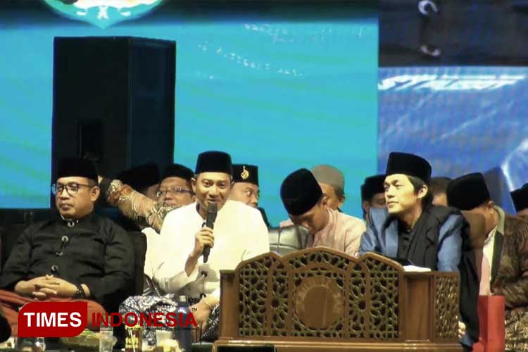 hadir-di-pengajian-gus-iqdam,-bupati-pacitan-beri-hadiah-umrah-–-times-banyuwangi