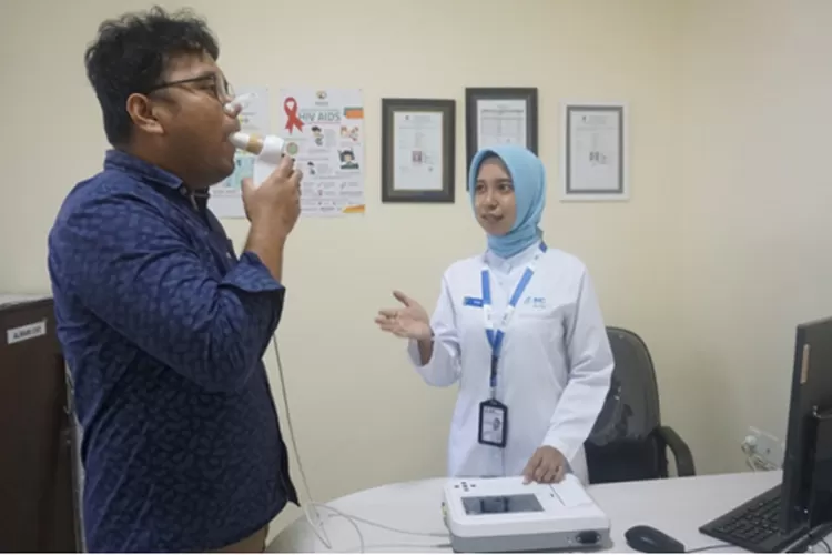 rsu-bhakti-husada-krikilan-glenmore-tambah-alat-spirometri-untuk-medical-check-up