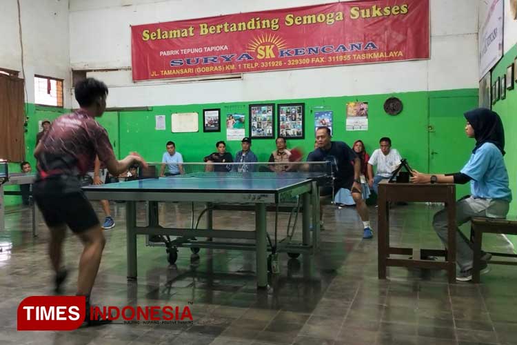 petenis-meja-muda-garut,-hisyam-dwi-putra-sabet-juara-surya-kencana-cup-2025-–-times-banyuwangi