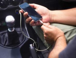 Jangan Mengisi Baterai Ponsel di Mobil! Ini Alasannya – TIMES Banyuwangi
