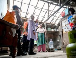 Bupati Ipuk dan Kapolresta Banyuwangi Takziah Korban Musibah Angin Kencang