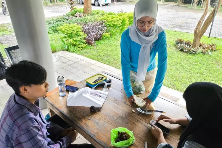 3-jenis-buah-terbaik-disajikan-sebagai-menu-berbuka-puasa-di-bulan-ramadan