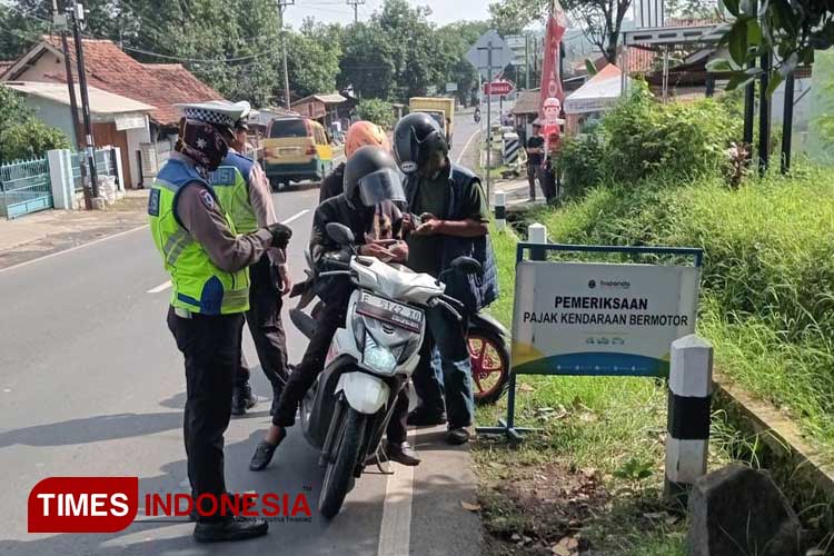 puluhan-kendaraan-bermotor-penunggak-pajak-terjaring-razia-di-majalengka-–-times-banyuwangi