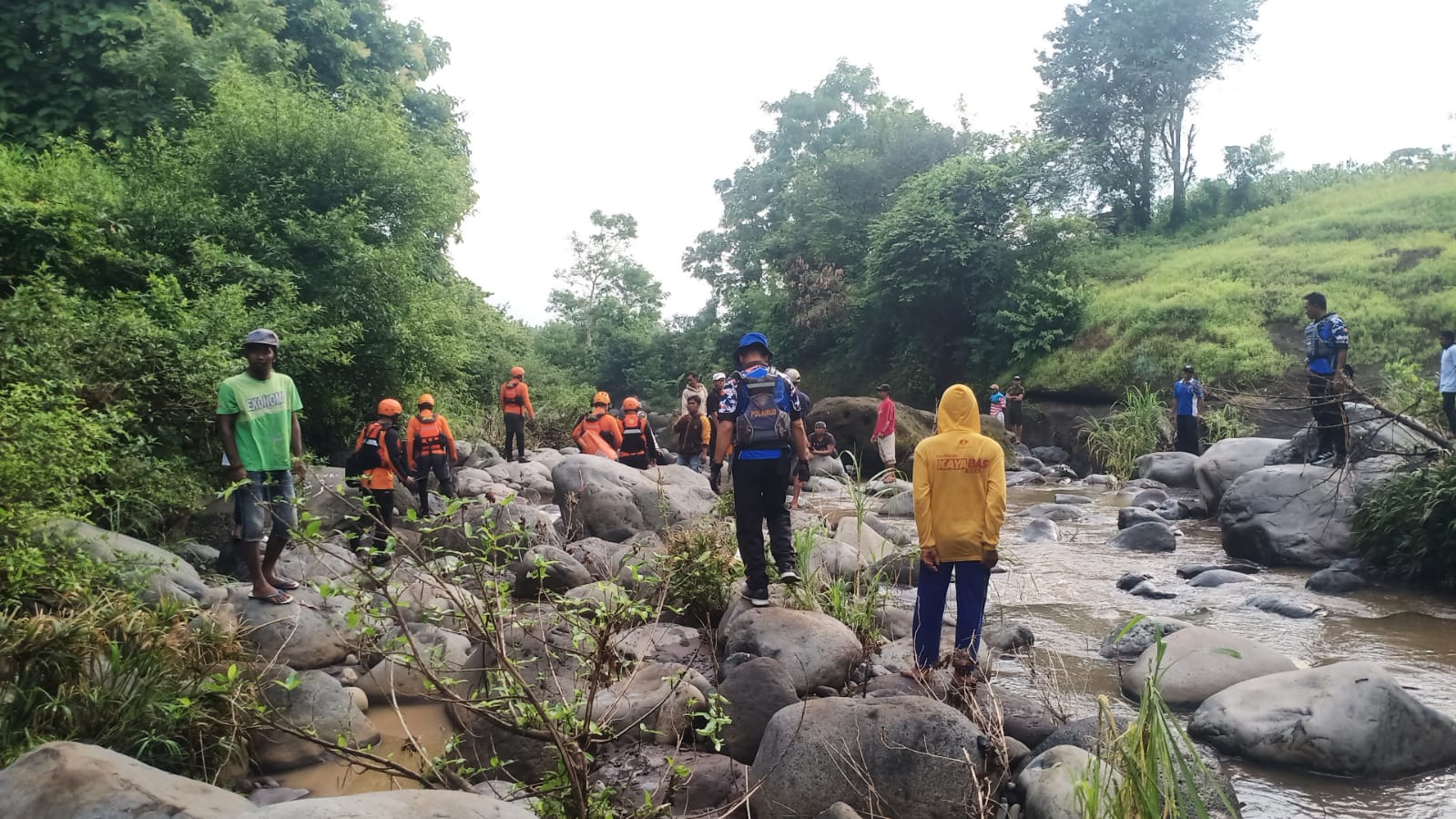tim-sar-banyuwangi-lanjutkan-pencarian-alfan-di-hari-kedua