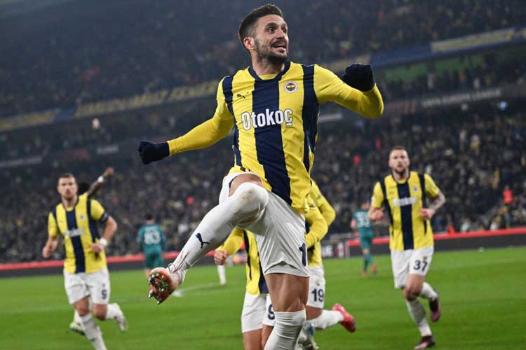 liga-europa:-porto-tahan-imbang-roma,-galatasaray-takluk-di-alkmaar-–-times-banyuwangi
