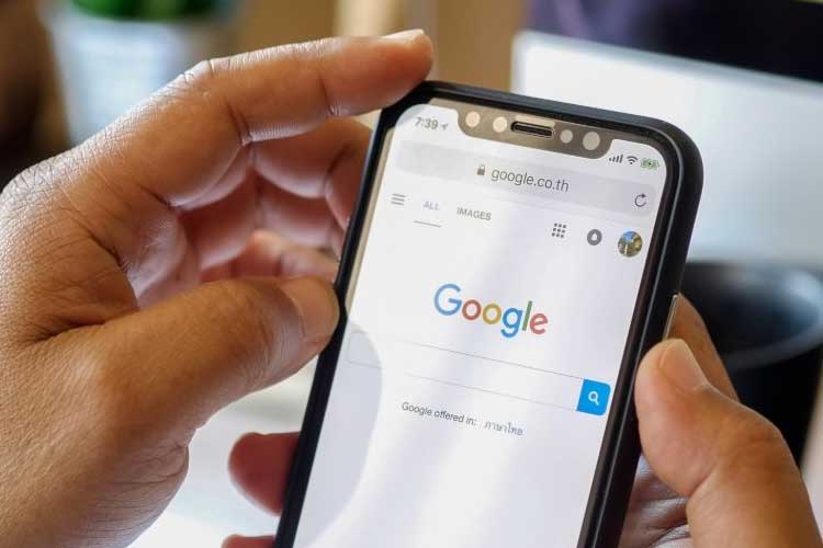 google-uji-ai-baru-untuk-deteksi-usia,-cegah-anak-akses-konten-dewasa-–-times-banyuwangi