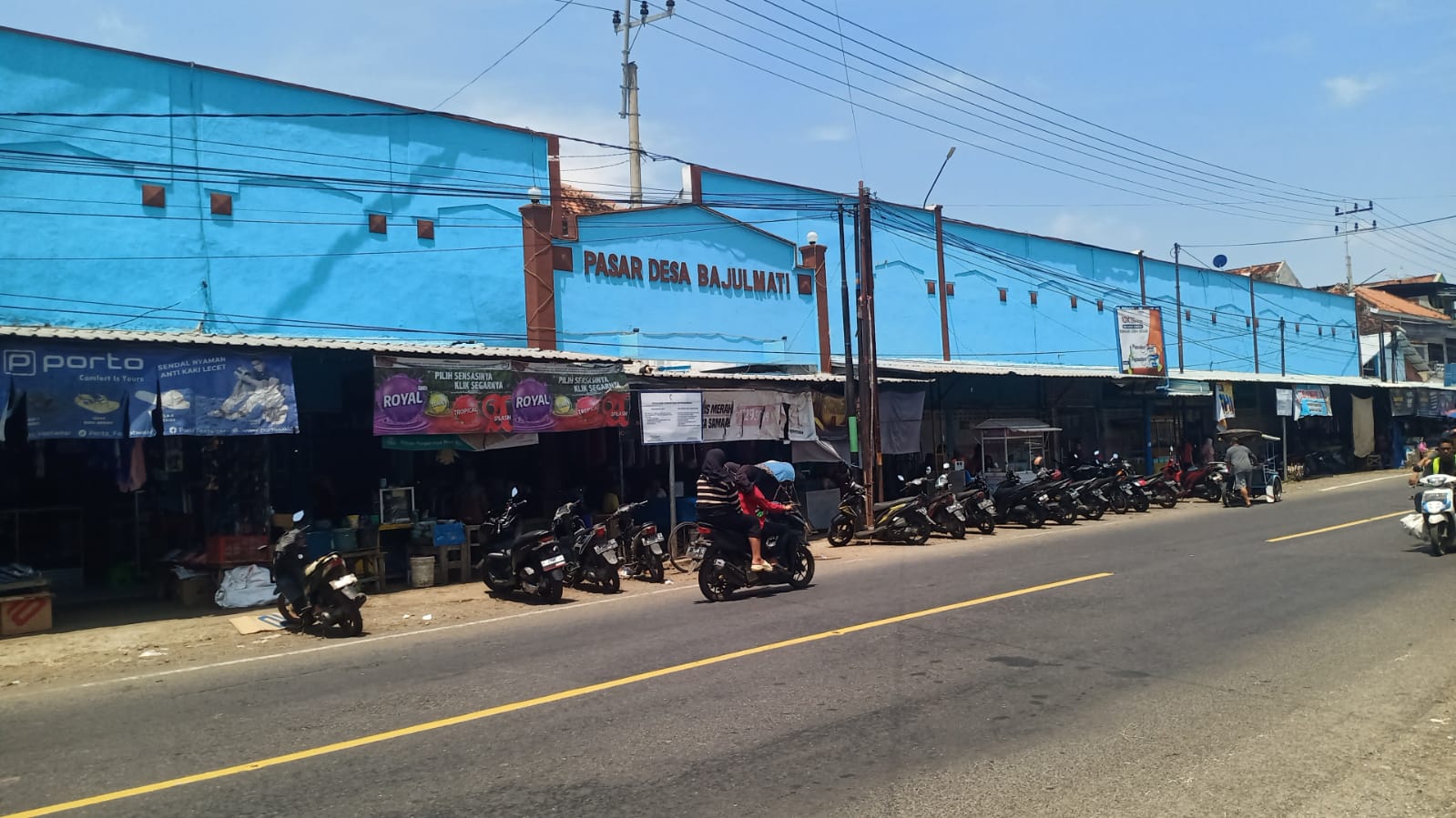 pasar-bajulmati-sepi-jelang-dua-pekan-ramadhan,-pedagang-keluhkan-daya-beli-masyarakat-menurun