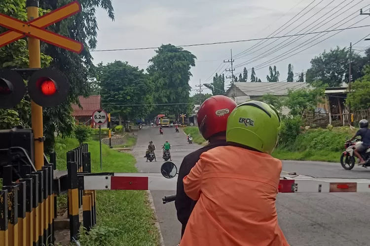 meski-ada-efisiensi-anggaran,-kai-pastikan-keselamatan-di-perlintasan-tetap-terjamin