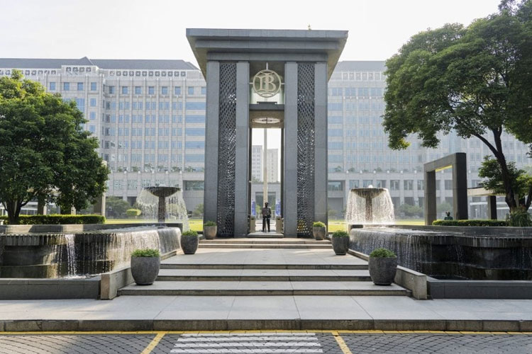 bi-disarankan-pertahankan-suku-bunga-di-februari-2025-–-times-banyuwangi