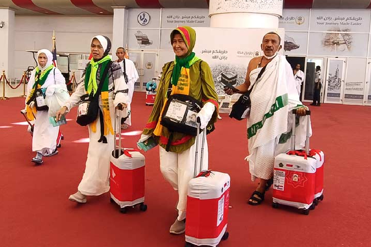 pelunasan-biaya-haji-2025-hari-keempat:-sudah-32-persen-kuota-terisi-–-times-banyuwangi