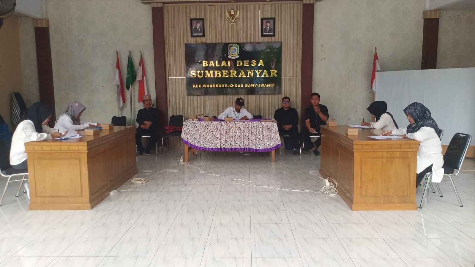 enam-calon-perangkat-desa-sumberanyar-jalani-tes-administrasi,-satu-peserta-absen