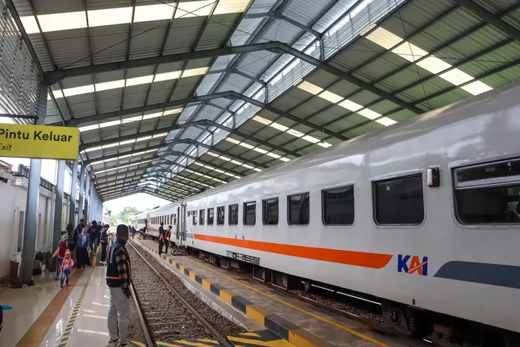 tiket-kereta-api-lebaran-2025-laris,-cek-ketersediaannya-sebelum-kehabisan-–-radar-banyuwangi