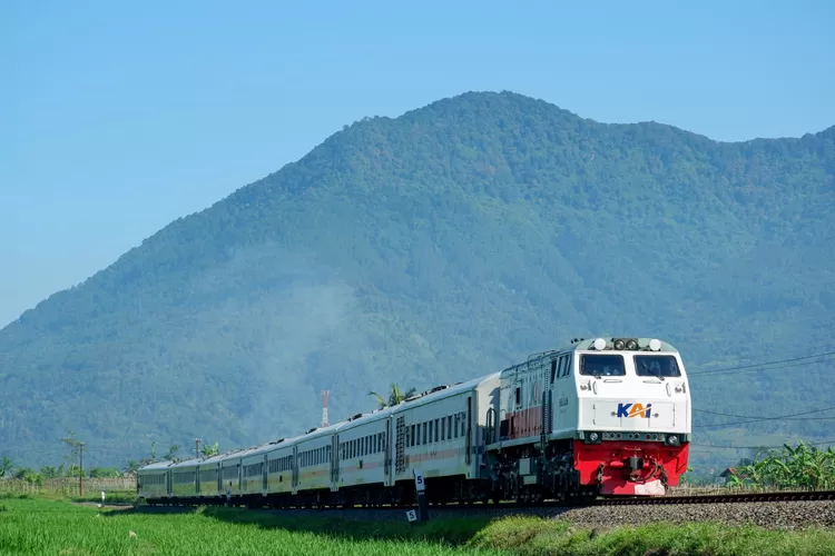ka-cakrabuana-laris-manis,-baru-3-pekan-sudah-layani-23-ribu-penumpang