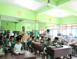 Peluncuran Satuan Pelayanan Pemenuhan Gizi di Sempu, Banyuwangi Langsung Distribusi 1.327 Porsi