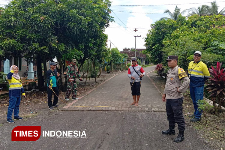 pt-bsi-paving-jalan-56,-warga-pesanggaran-banyuwangi-suka-cita-–-times-banyuwangi