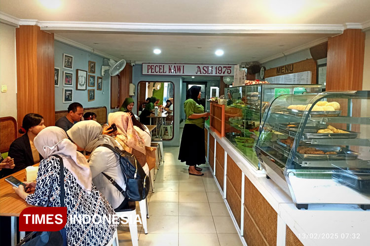 warung-pecel-kawi,-kuliner-legendaris-kota-malang-yang-wajib-dikunjungi-–-times-banyuwangi