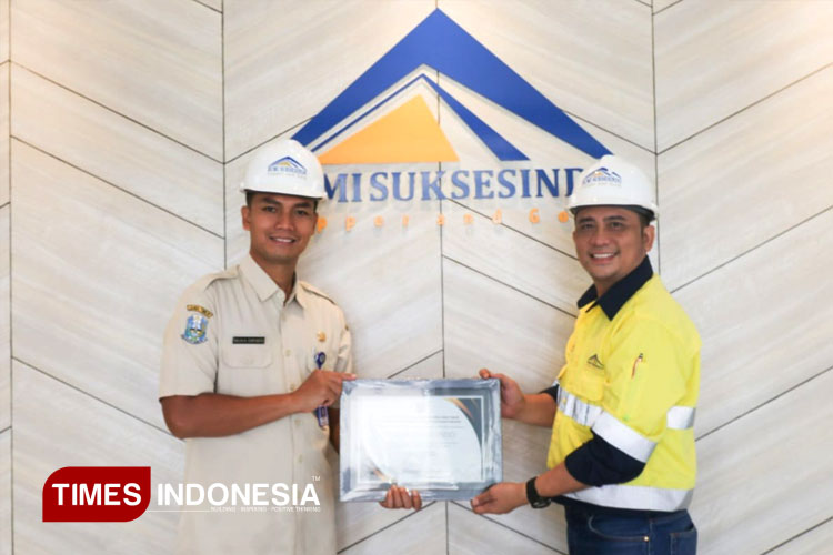 patuh-bayar-pajak-air-permukaan,-tambang-emas-pt-bsi-kembali-sabet-penghargaan-–-times-banyuwangi