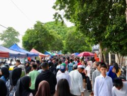 Dukung Pasar Takjil Ramadan, Bupati Ipuk : Gerakkan Ekonomi Warga